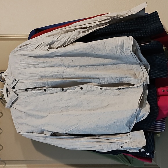 (BUNDLE) Medium button ups and sweater - Picture 13 of 13